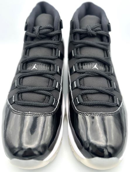 Jordan 11 Retro Black/White Size 9